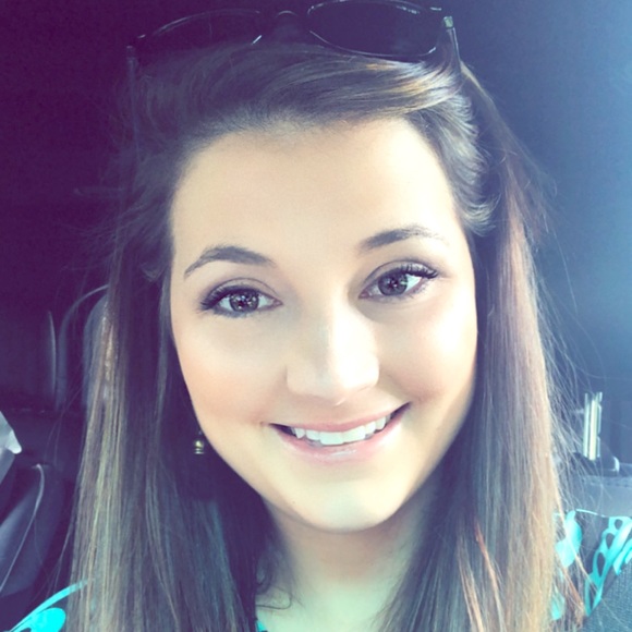 Meet your posher, Lindsey - Picture 1 of 1